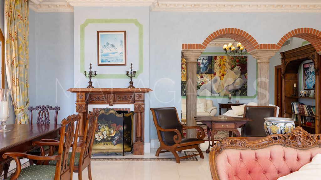 Se vende apartamento in Alhambra del Golf with 5 bedrooms