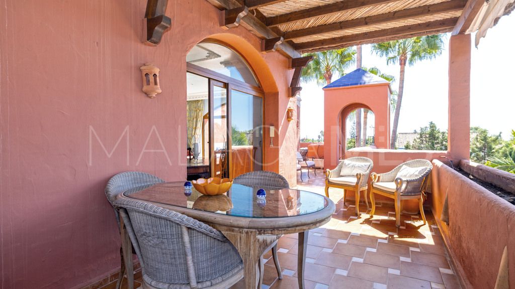 Se vende apartamento in Alhambra del Golf with 5 bedrooms