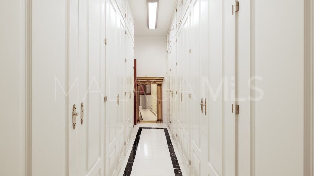 Se vende apartamento in Alhambra del Golf with 5 bedrooms