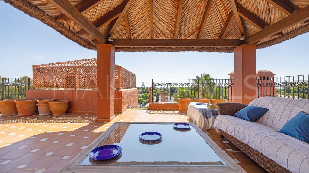Se vende apartamento in Alhambra del Golf with 5 bedrooms