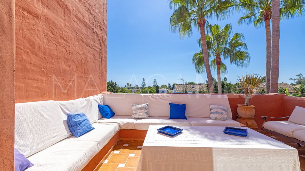 Se vende apartamento in Alhambra del Golf with 5 bedrooms