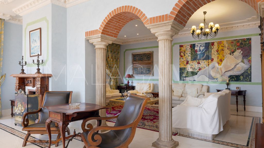 Se vende apartamento in Alhambra del Golf with 5 bedrooms