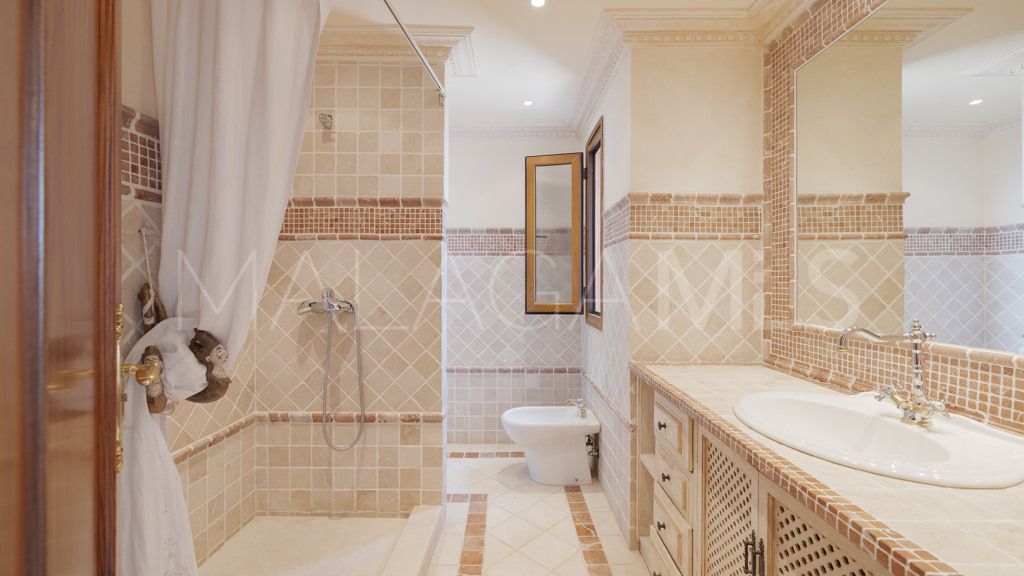 Se vende apartamento in Alhambra del Golf with 5 bedrooms