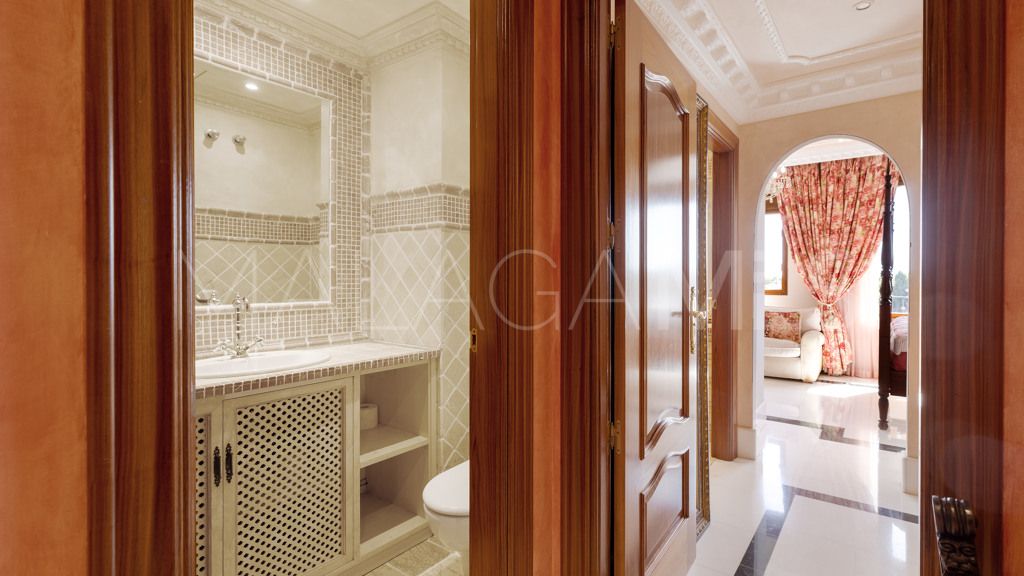 Se vende apartamento in Alhambra del Golf with 5 bedrooms