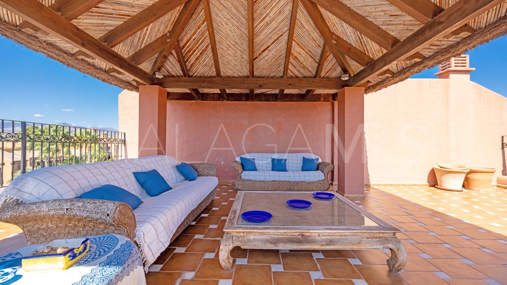 Se vende apartamento in Alhambra del Golf with 5 bedrooms