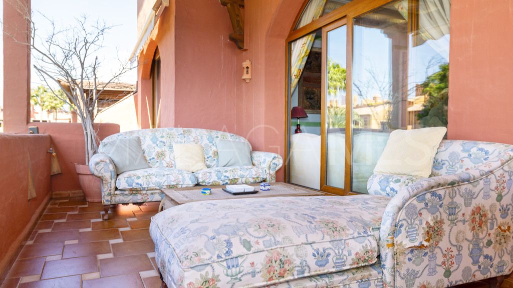 Se vende apartamento in Alhambra del Golf with 5 bedrooms