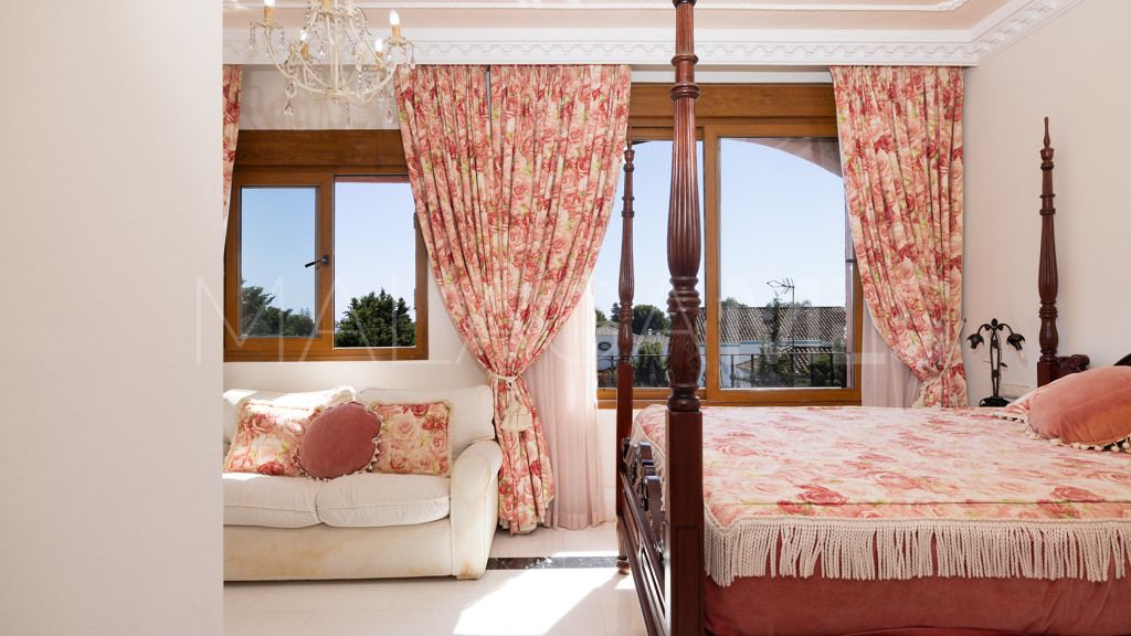 Se vende apartamento in Alhambra del Golf with 5 bedrooms