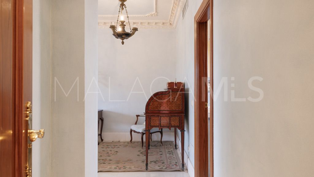 Se vende apartamento in Alhambra del Golf with 5 bedrooms