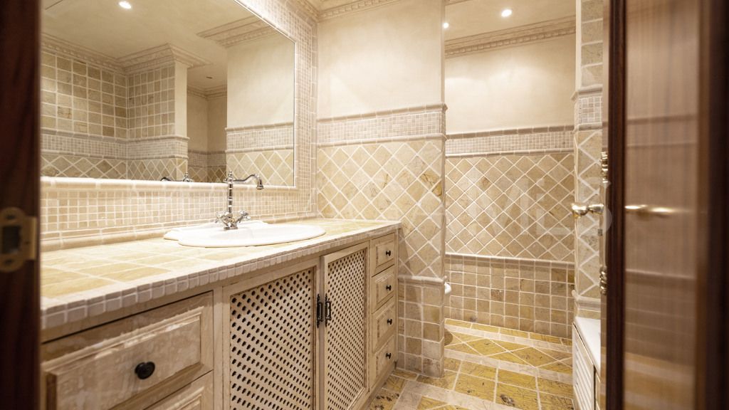 Se vende apartamento in Alhambra del Golf with 5 bedrooms