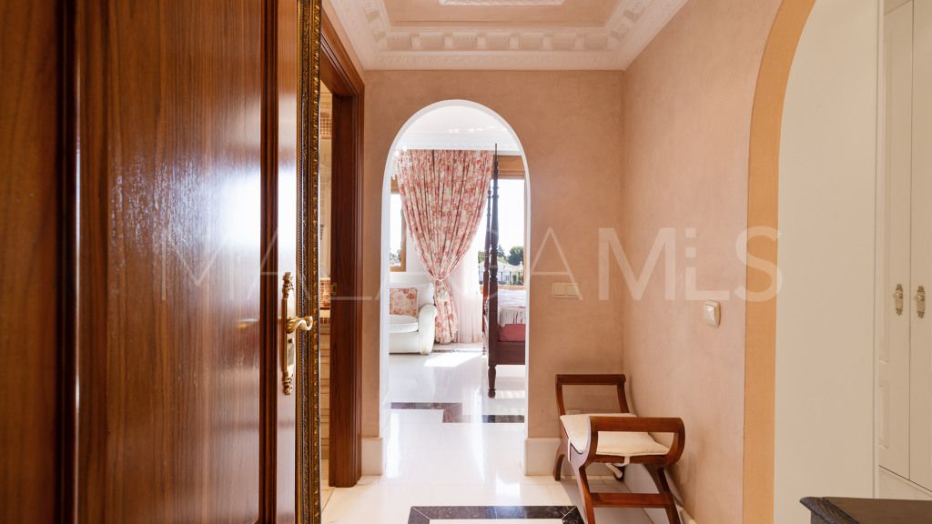Se vende apartamento in Alhambra del Golf with 5 bedrooms