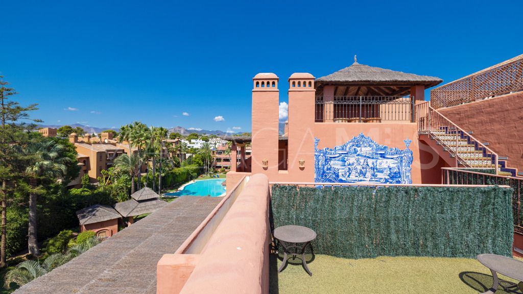 Se vende apartamento in Alhambra del Golf with 5 bedrooms