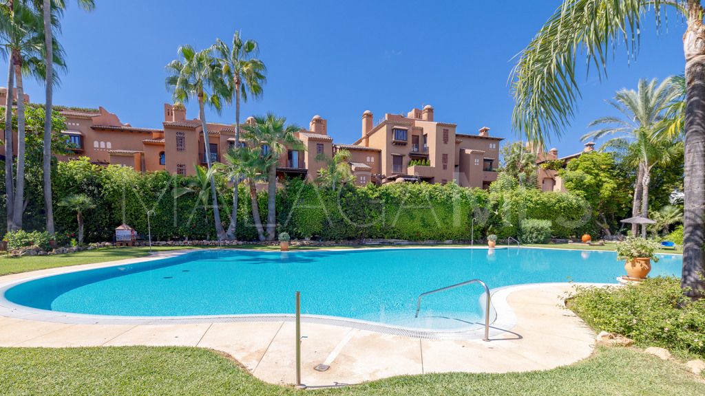 Se vende apartamento in Alhambra del Golf with 5 bedrooms