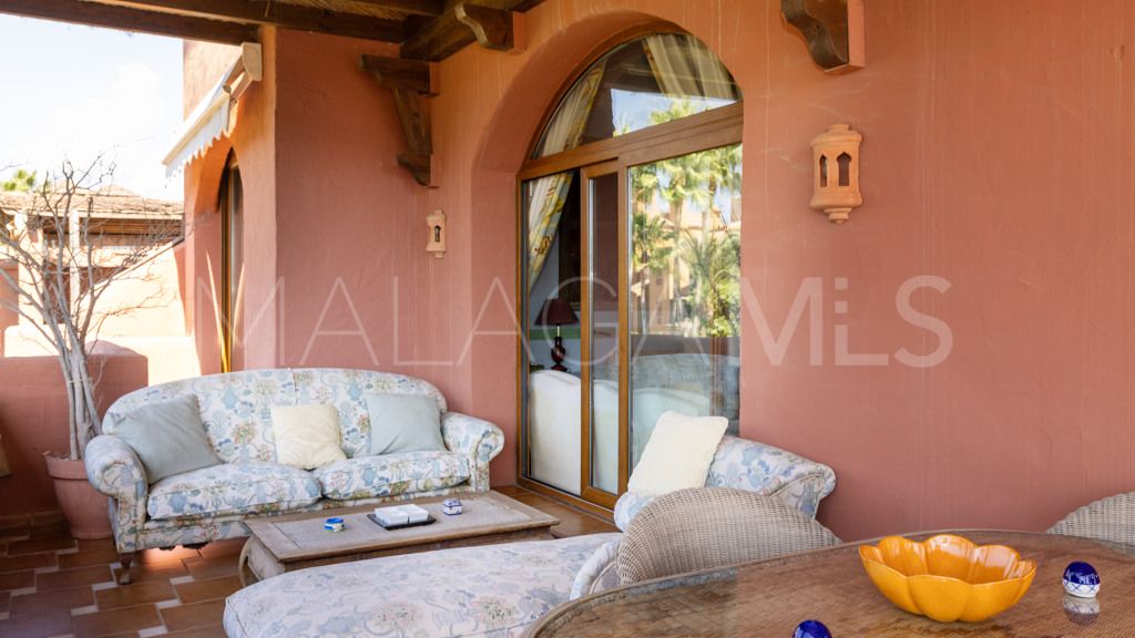 Se vende apartamento in Alhambra del Golf with 5 bedrooms