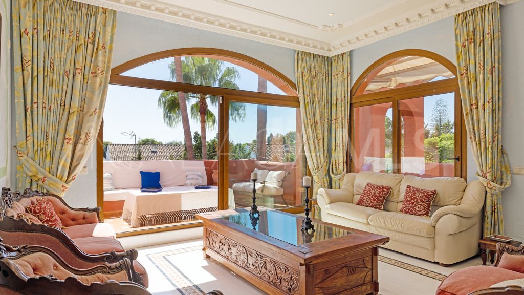 Se vende apartamento in Alhambra del Golf with 5 bedrooms