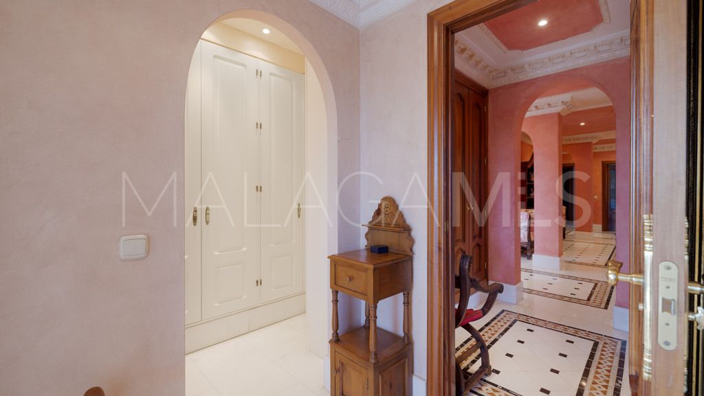 Se vende apartamento in Alhambra del Golf with 5 bedrooms