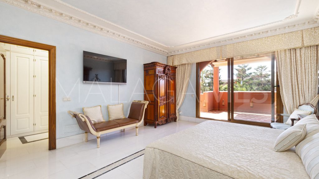 Se vende apartamento in Alhambra del Golf with 5 bedrooms