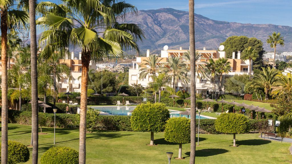 For sale New Golden Mile apartment with 4 bedrooms