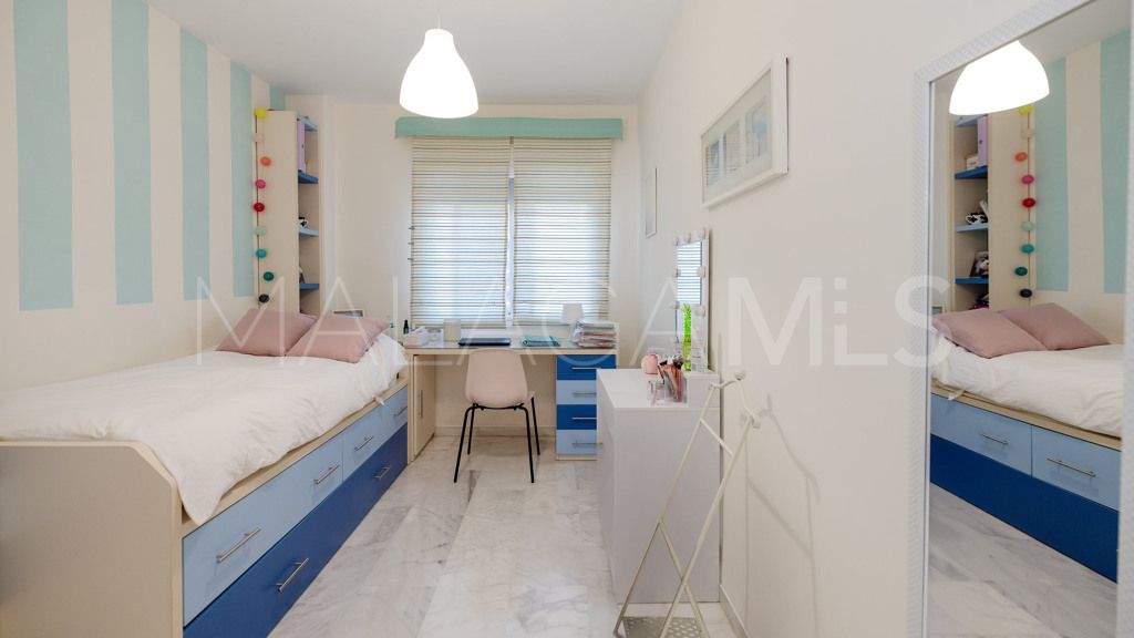 Apartamento a la venta with 3 bedrooms in Estepona Puerto