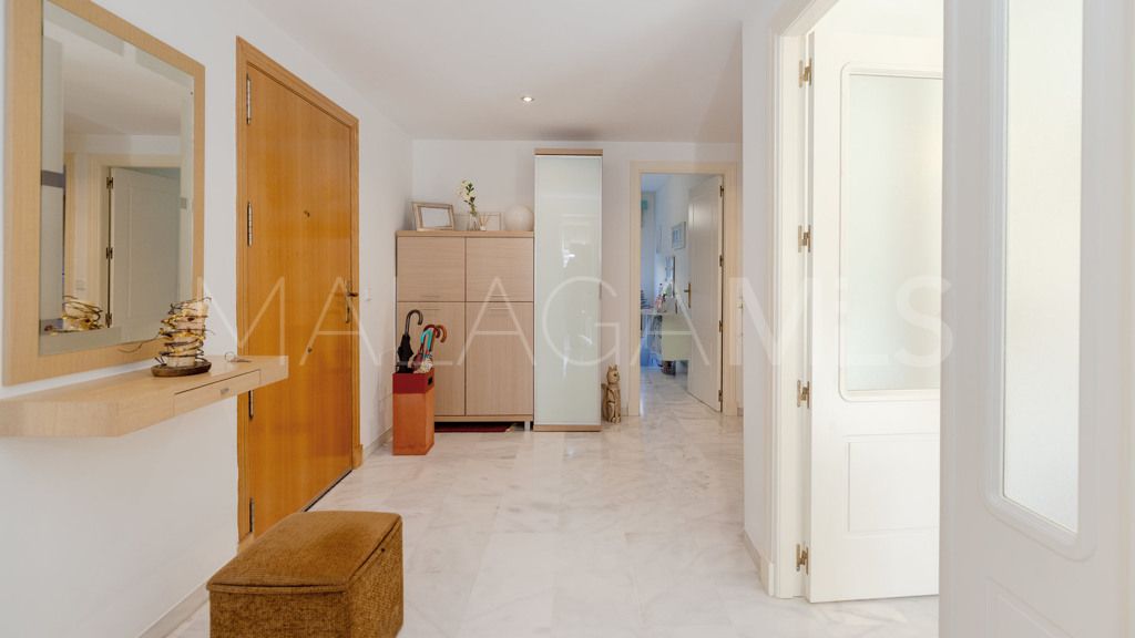 Apartamento a la venta with 3 bedrooms in Estepona Puerto
