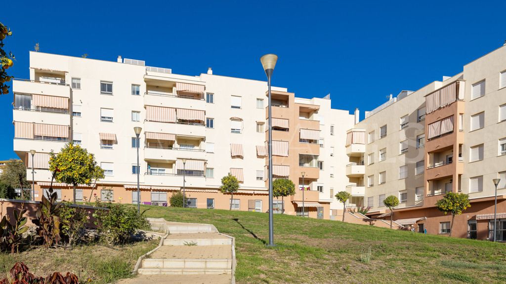 Apartamento a la venta with 3 bedrooms in Estepona Puerto