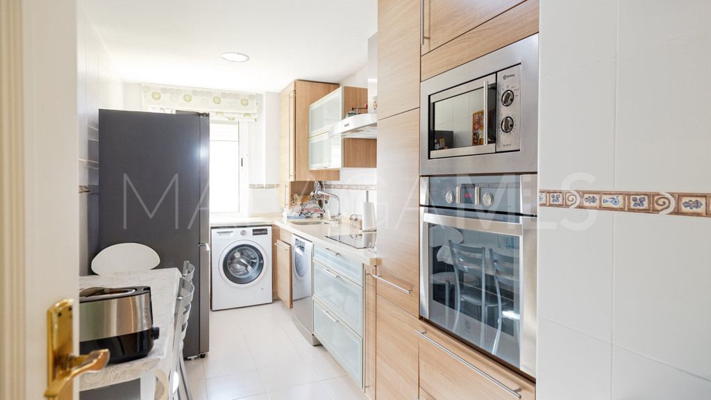 Apartamento a la venta with 3 bedrooms in Estepona Puerto