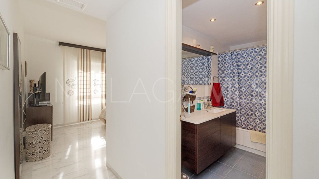 Apartamento a la venta with 3 bedrooms in Estepona Puerto