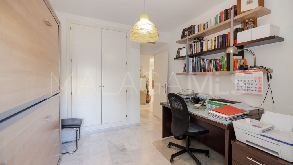 Apartamento a la venta with 3 bedrooms in Estepona Puerto