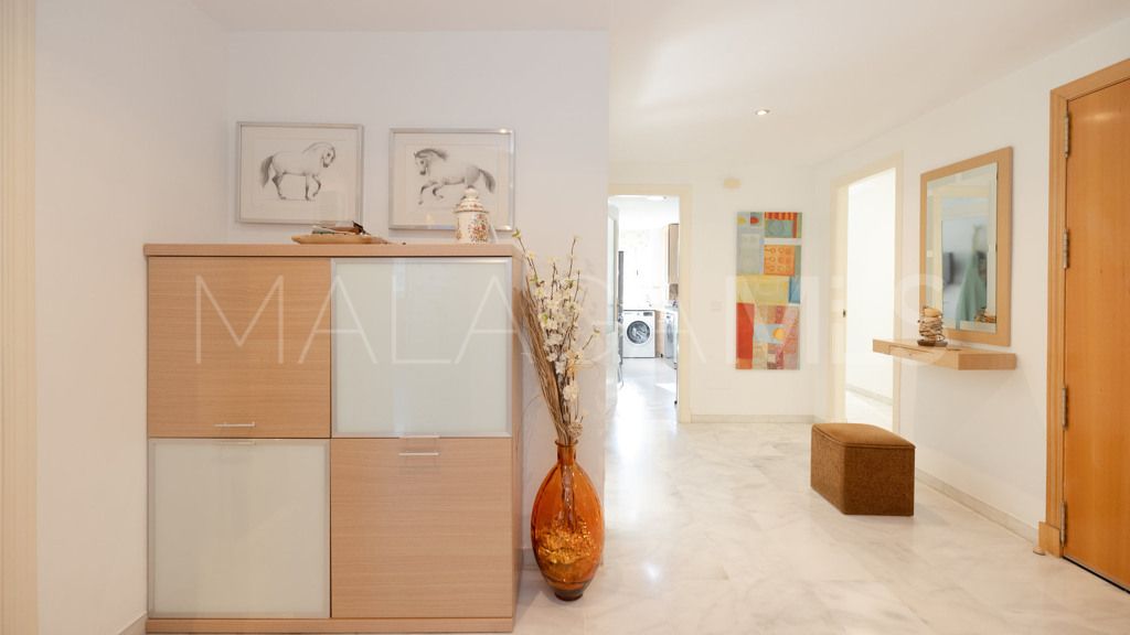 Apartamento a la venta with 3 bedrooms in Estepona Puerto