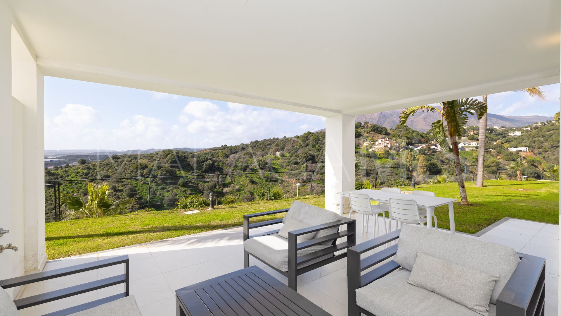 Estepona apartment for sale