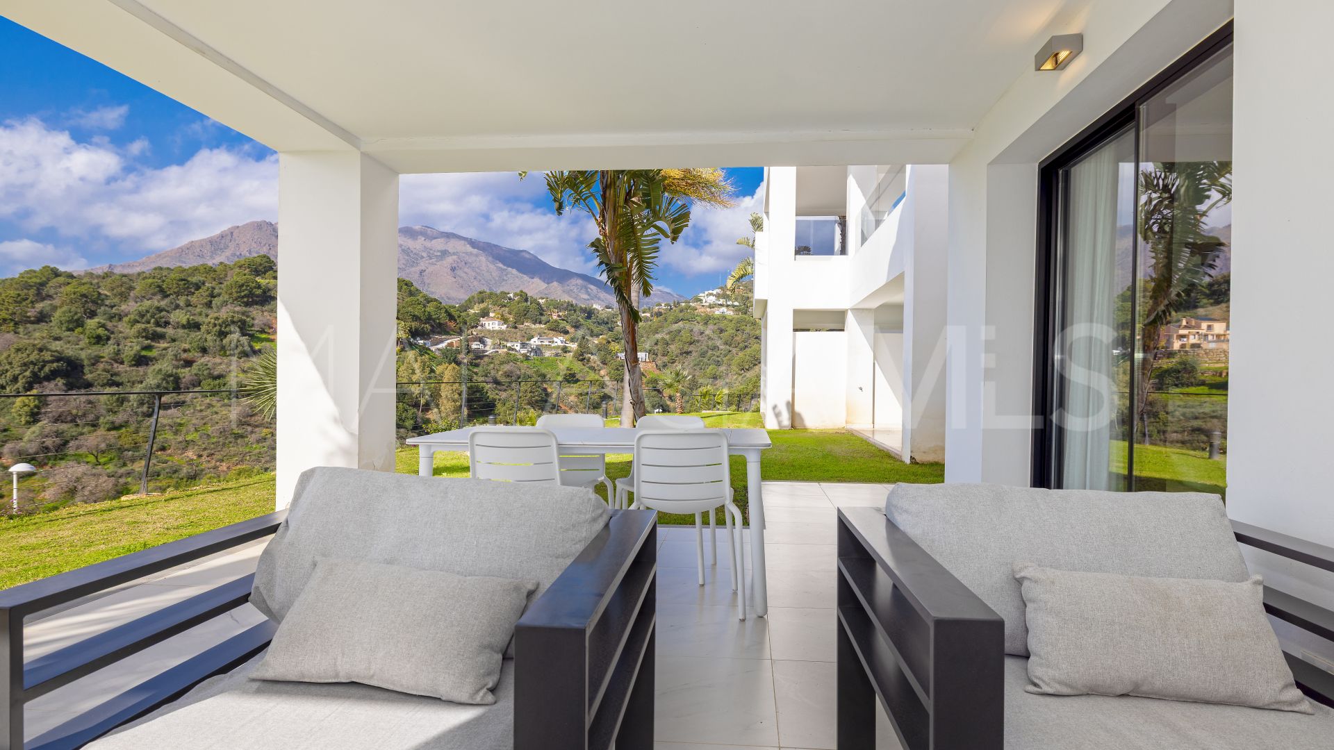 Estepona apartment for sale