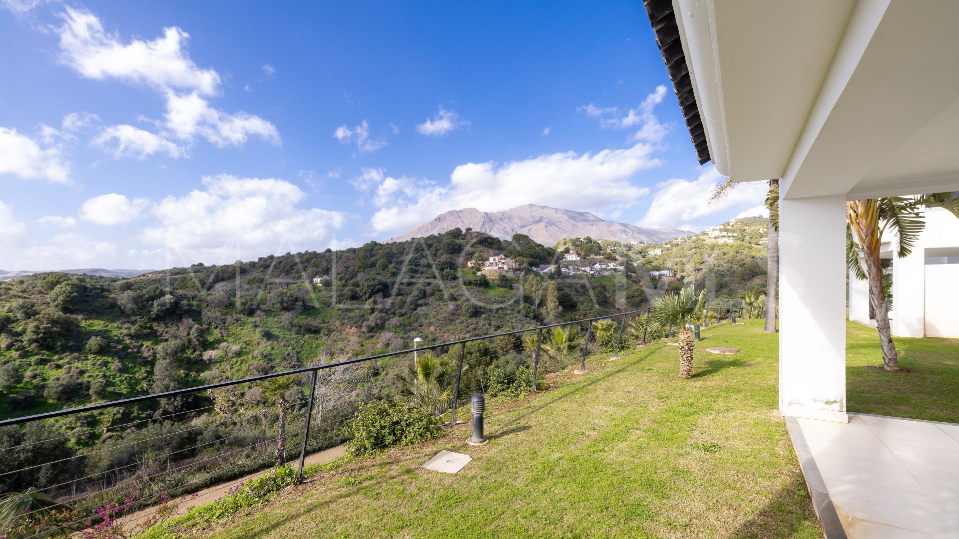 Estepona apartment for sale