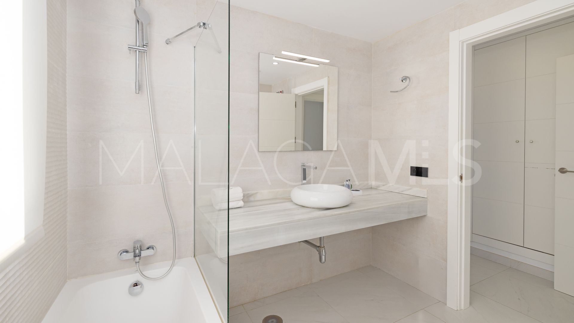 Lägenhet for sale in Estepona