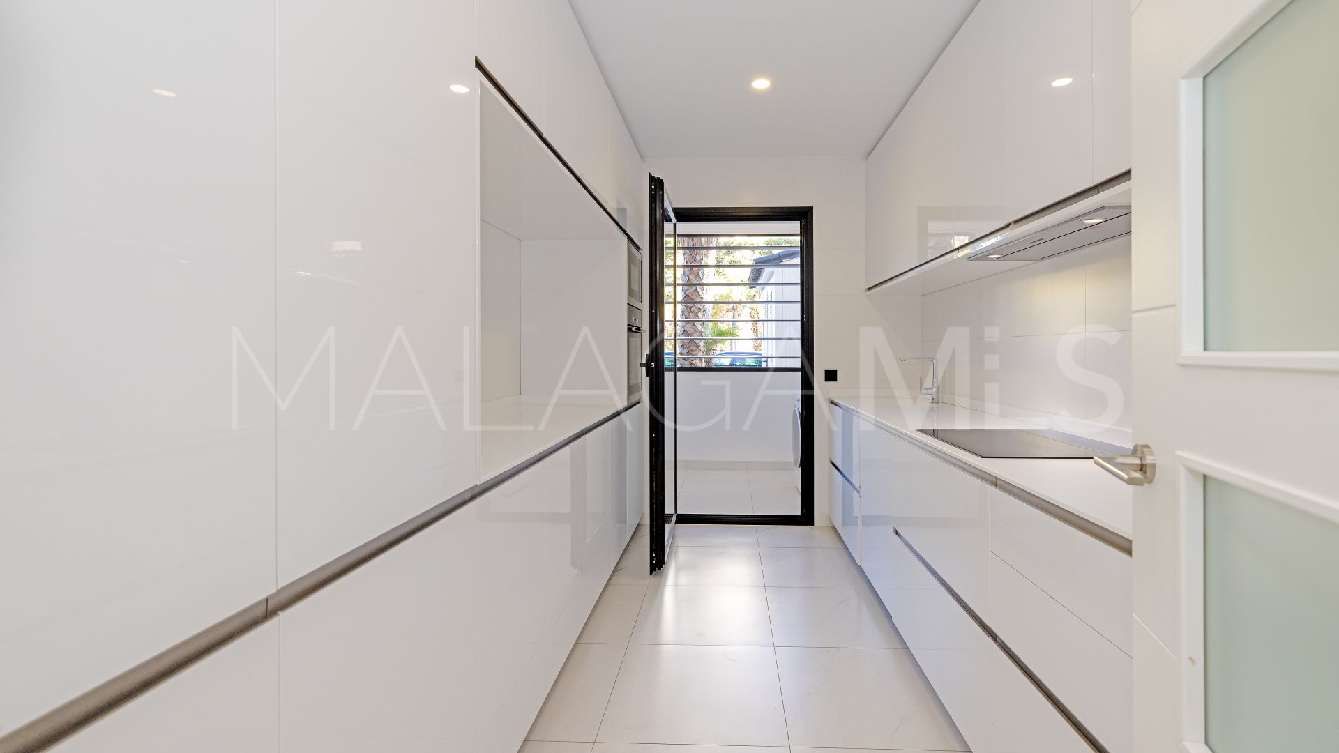 For sale apartment in Estepona Town