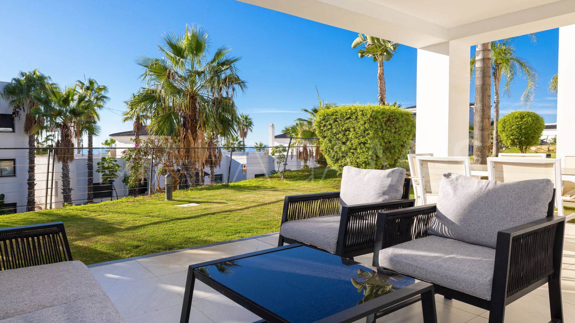 For sale apartment in Estepona Town