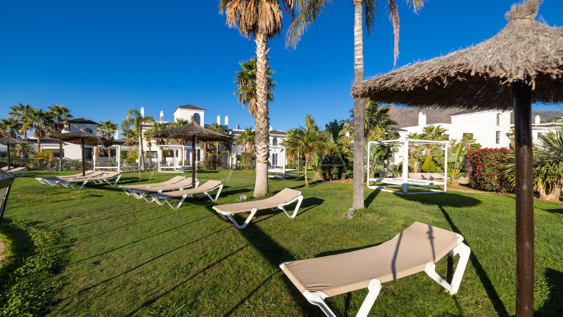 For sale apartment in Estepona Town