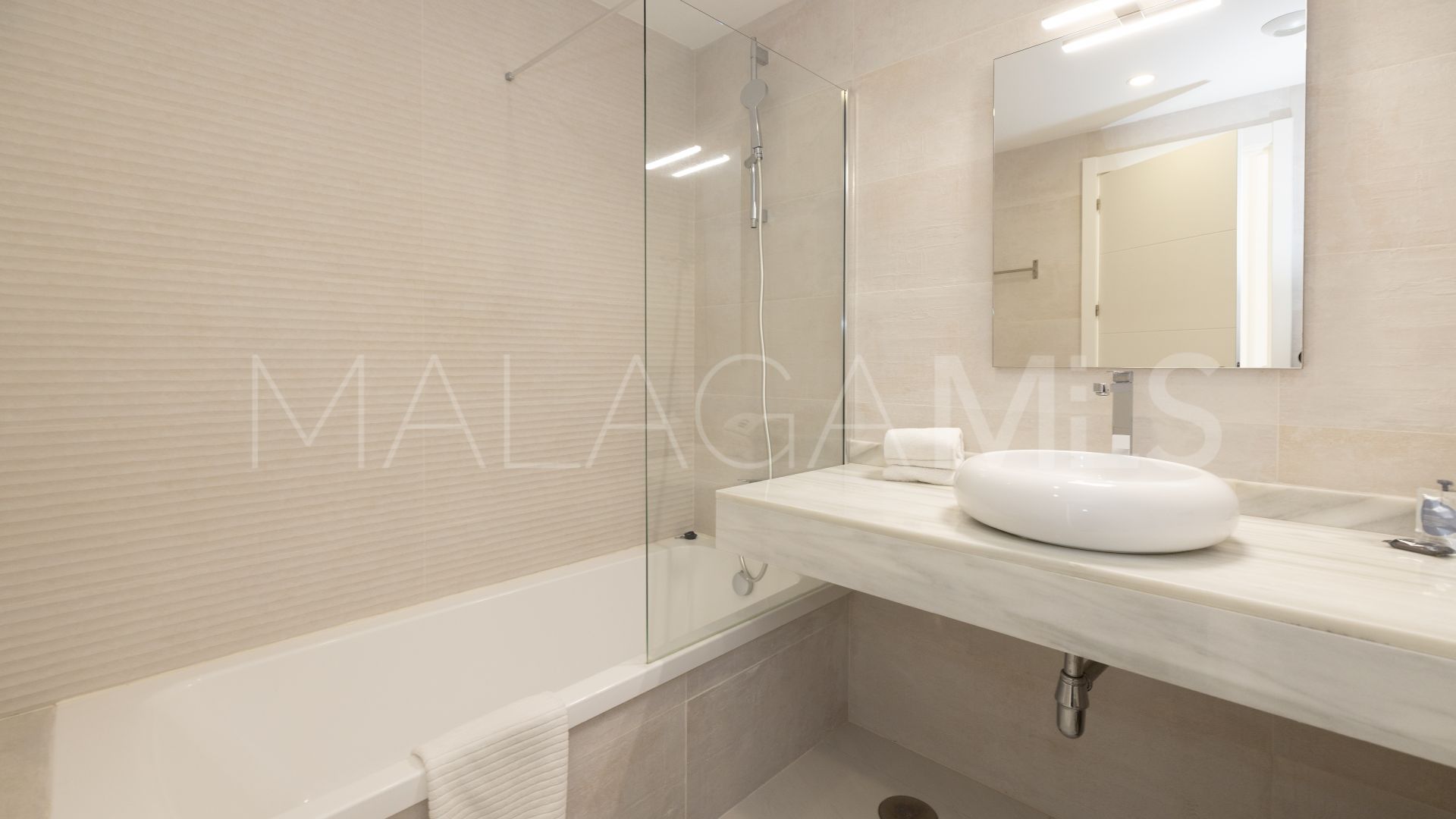 For sale apartment in Estepona Town