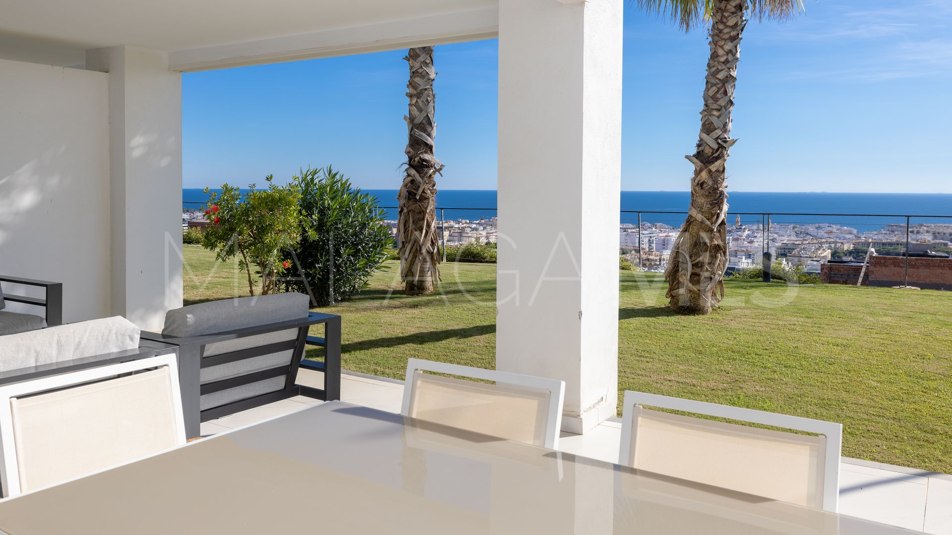 Apartment for sale in Estepona