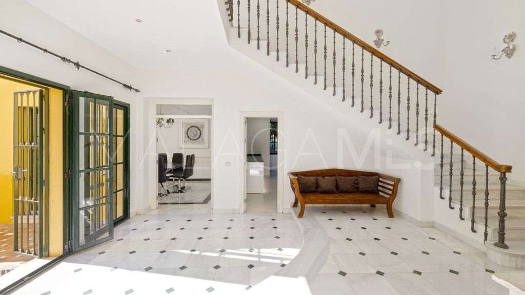 Buy chalet de 6 bedrooms in Casasola