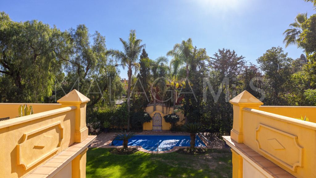 Buy chalet de 6 bedrooms in Casasola