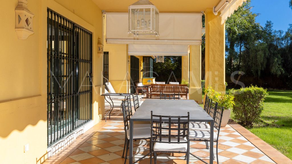 Buy chalet de 6 bedrooms in Casasola