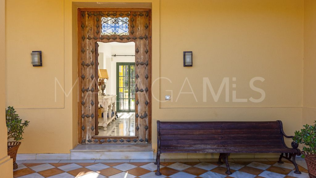 Buy chalet de 6 bedrooms in Casasola