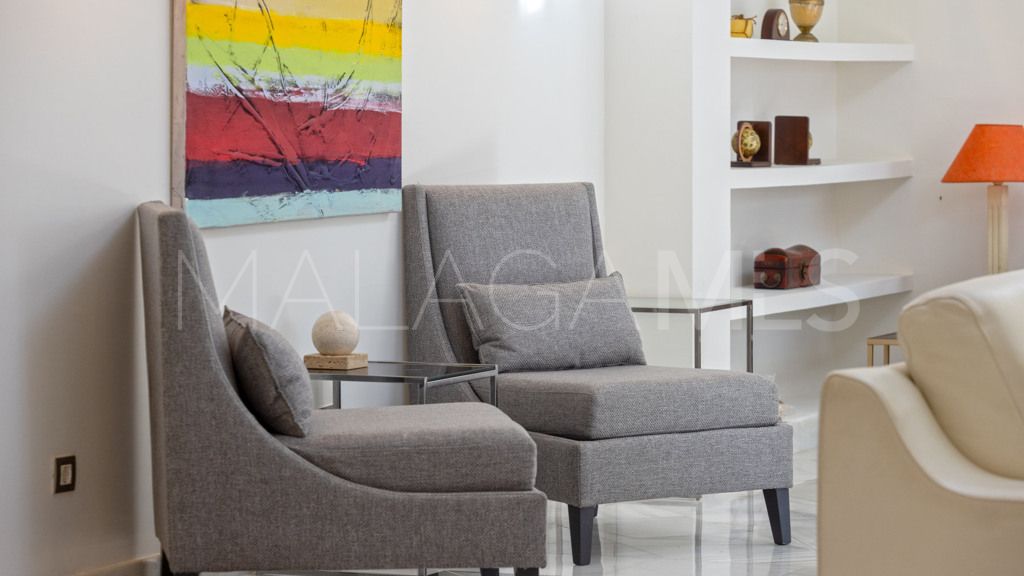 Buy chalet de 6 bedrooms in Casasola