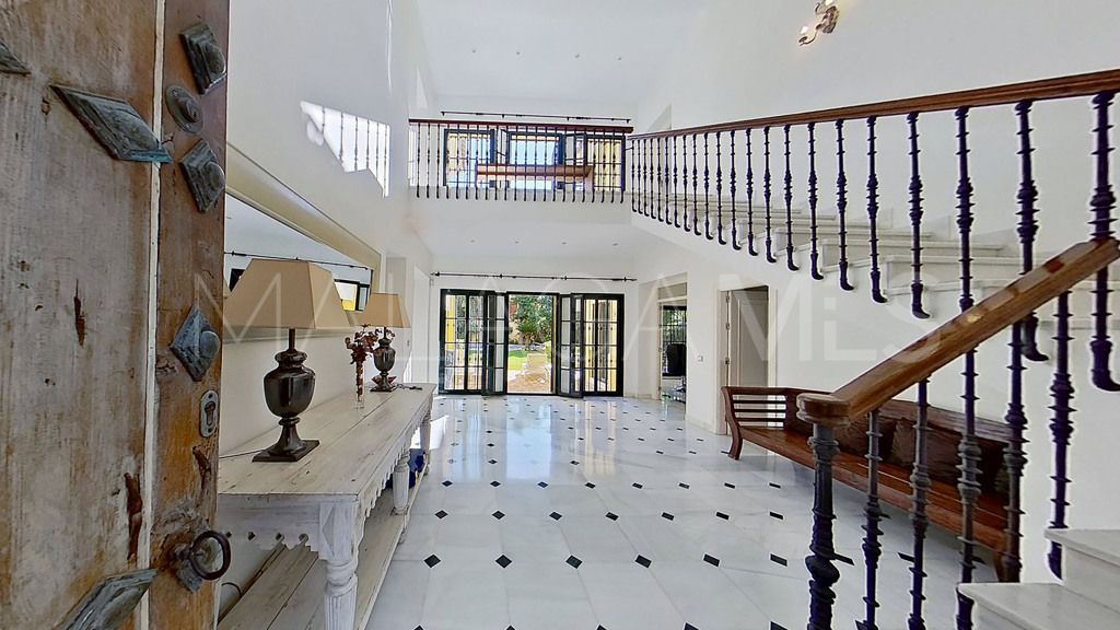 Buy chalet de 6 bedrooms in Casasola