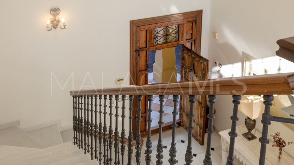 Buy chalet de 6 bedrooms in Casasola