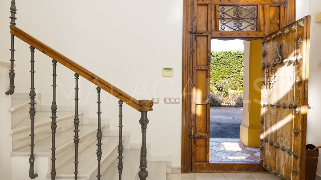 Buy chalet de 6 bedrooms in Casasola