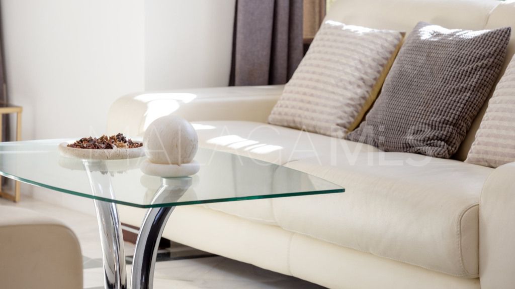 Buy chalet de 6 bedrooms in Casasola