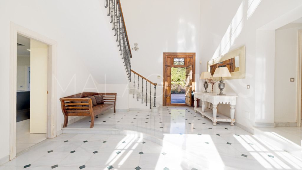 Buy chalet de 6 bedrooms in Casasola