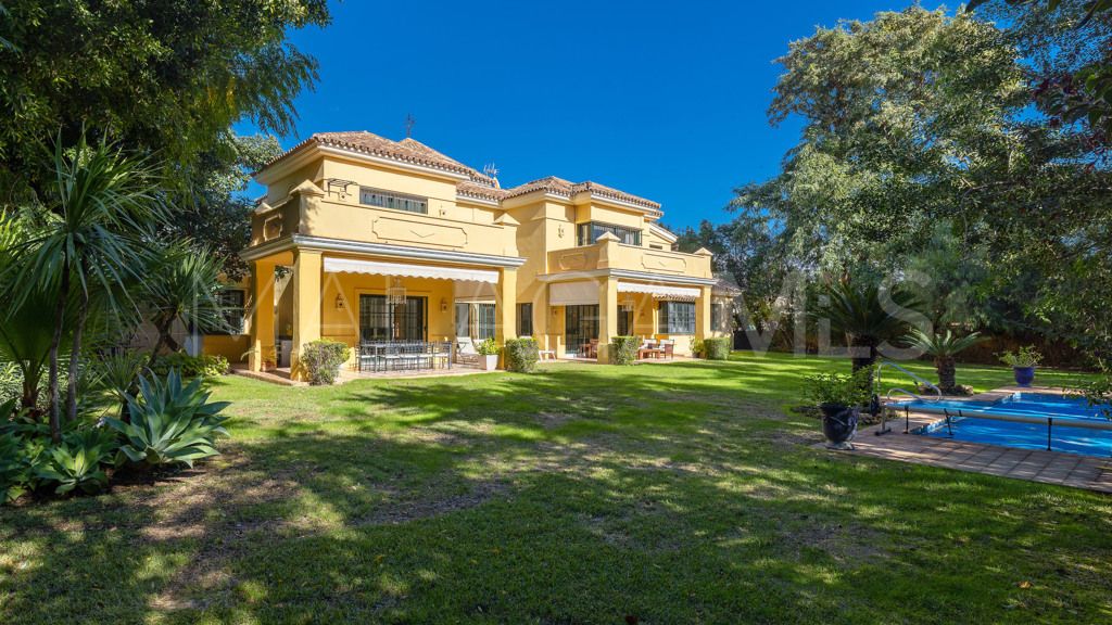 Buy chalet de 6 bedrooms in Casasola