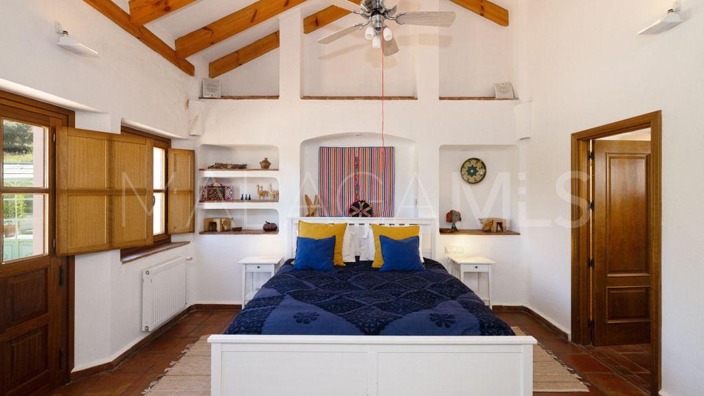 Chalet for sale in Casares