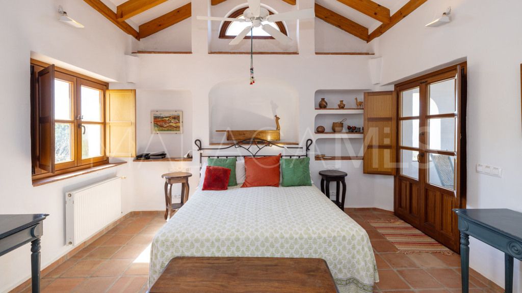 Chalet for sale in Casares